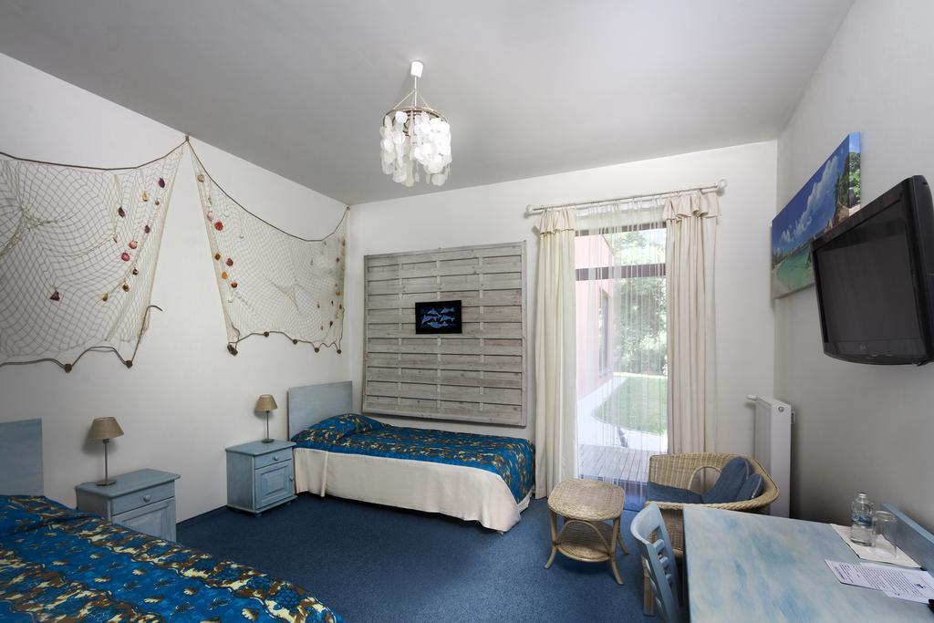 Palac Nieznanice Zabytek Goscinny Ze Spa Szoba fotó