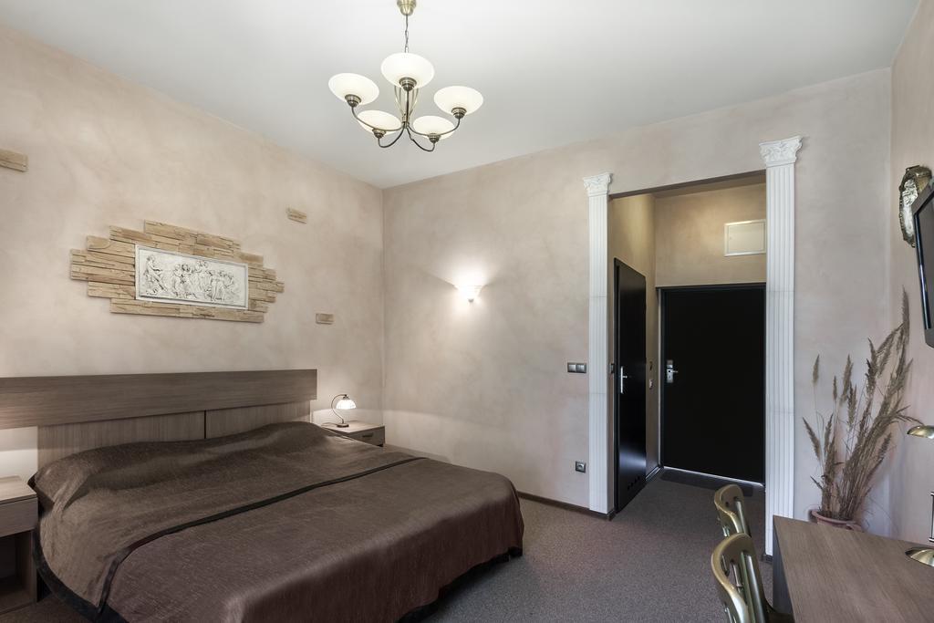 Palac Nieznanice Zabytek Goscinny Ze Spa Szoba fotó