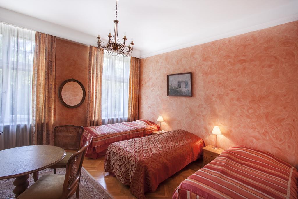 Palac Nieznanice Zabytek Goscinny Ze Spa Szoba fotó